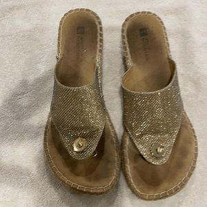 White mountain Beachball gold espadrille wedge!!!